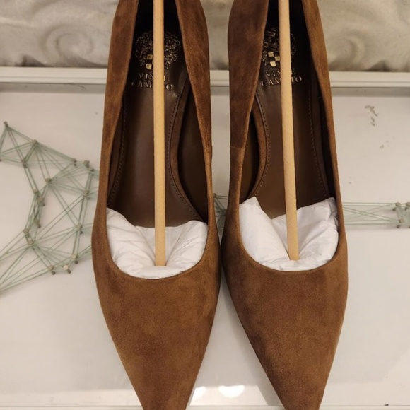 Vince Camuto Suede Pumps NIB size 9 - Picture 2 of 7